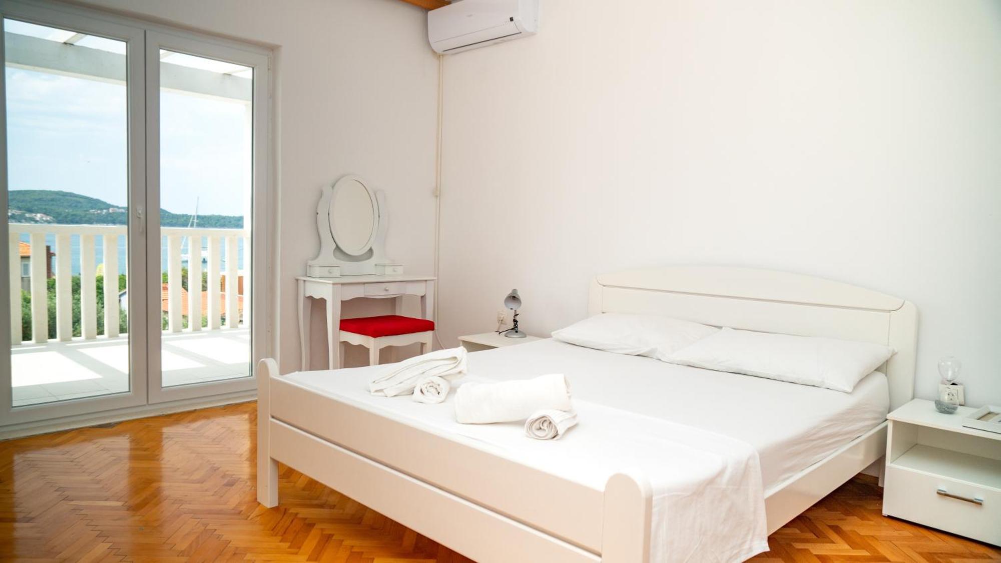 Calma Apartments Trogir Exterior photo